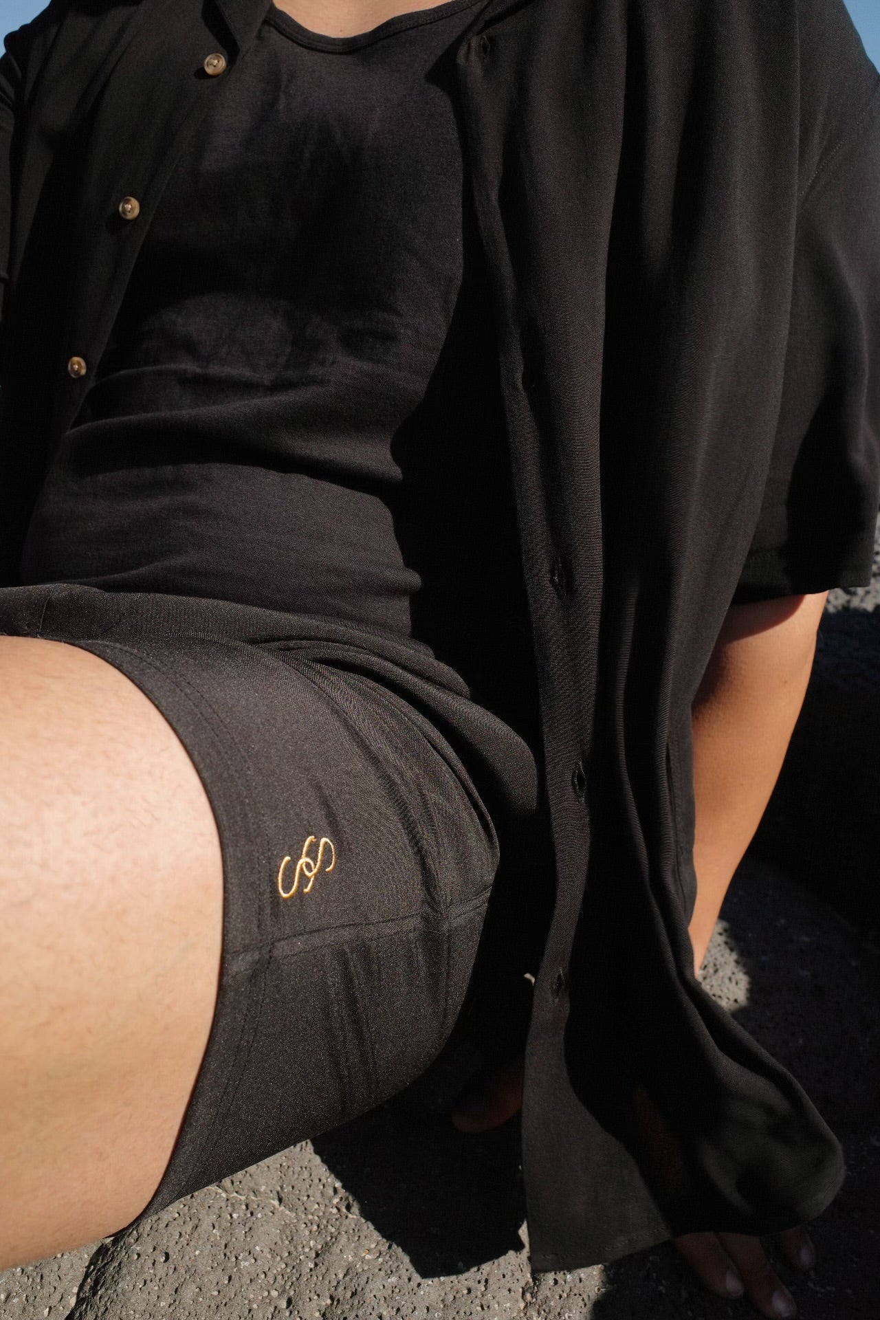 The Norm Short in Hitam