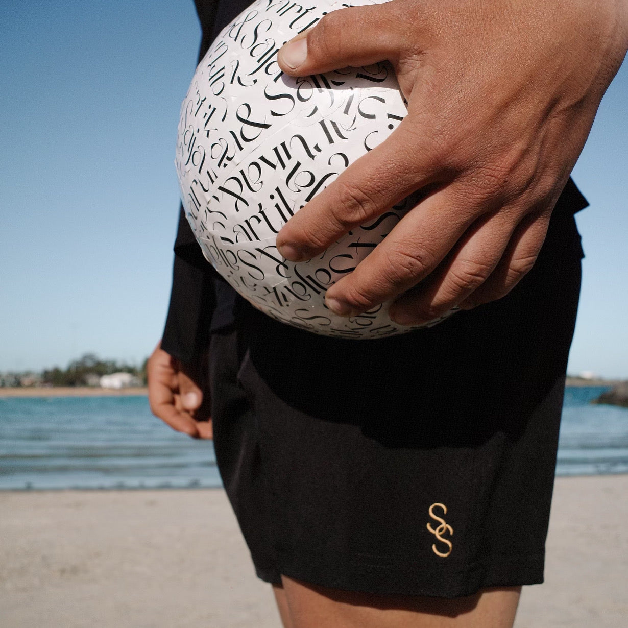 The Norm Short in Hitam